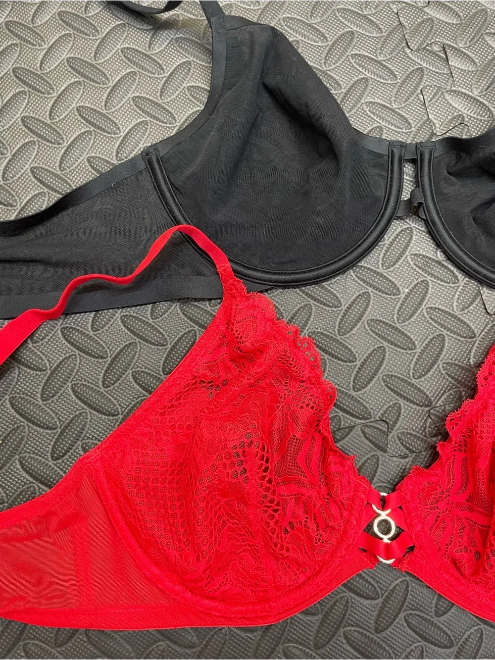 Two Auden Women's Lace Underwire Bras- Black and Red NWT